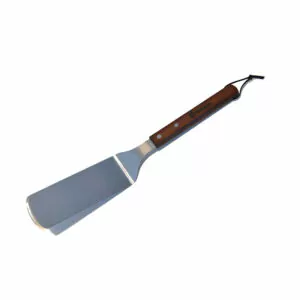 Avlång stekspade tillverkad av rostfritt stål med ett handtag av trä.